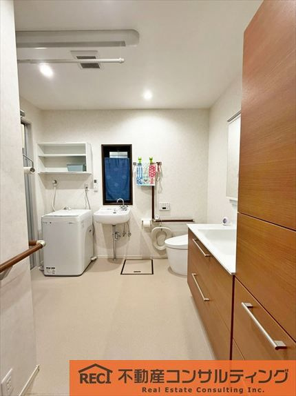 西宮市上田東町　中古戸建のトイレ