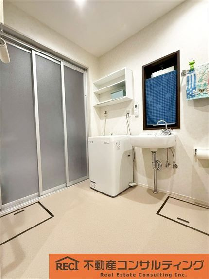 西宮市上田東町　中古戸建の独立洗面台