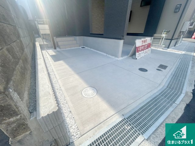 西宮市段上町　新築一戸建ての駐車場|駐車スペース！散水栓があるので、こまめに愛車を洗えます！