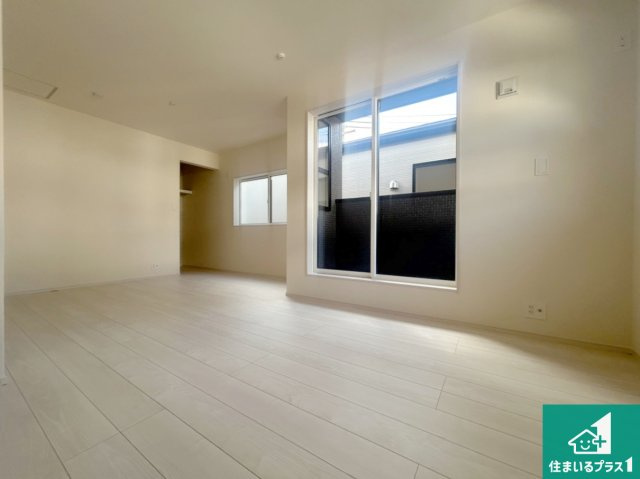 西宮市段上町　新築一戸建ての洋室|シンプルな洋室は、自分好みのインテリアが楽しめます♪ご家族とインテリアや家具を選びに行くのは新築購入時の醍醐味の一つです。ぜひお楽しみください♪