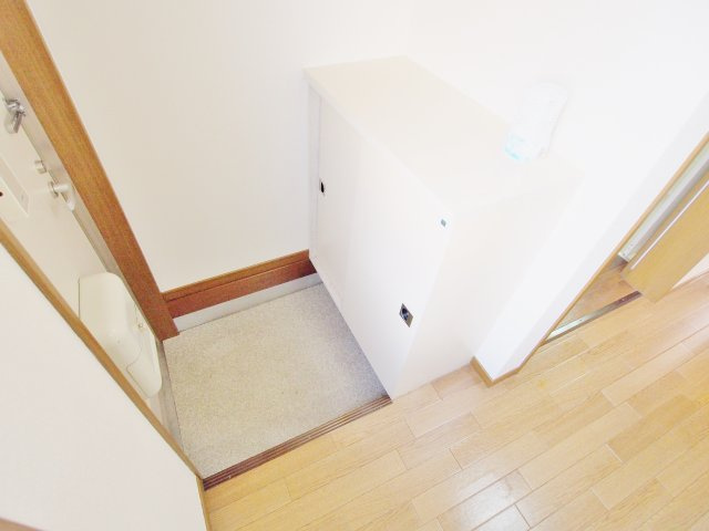 広島市安芸区矢野西７丁目のアパートの玄関