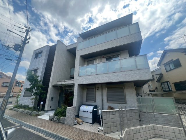 シャーメゾンリーゾスの外観