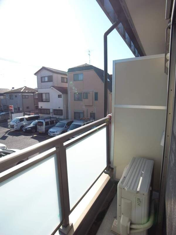 江戸川区北小岩８丁目のアパートのバルコニー