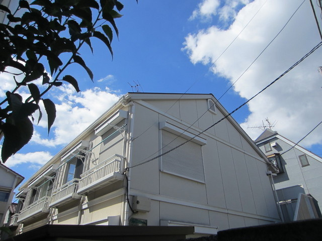 グリーンパーク飛鳥の外観|とっても明るい居室空間です♪