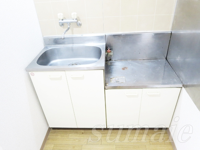 グリーンパーク飛鳥のキッチン|2口ガスコンロが置けるタイプのキッチン！