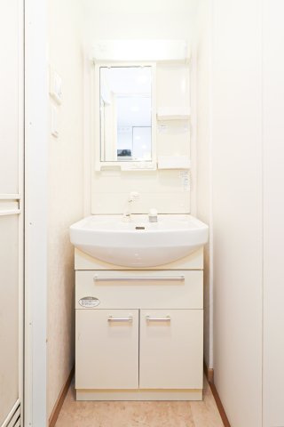 サヴォイザ・ブルネット　4階の洗面所|別号室のものになります。現状優先。