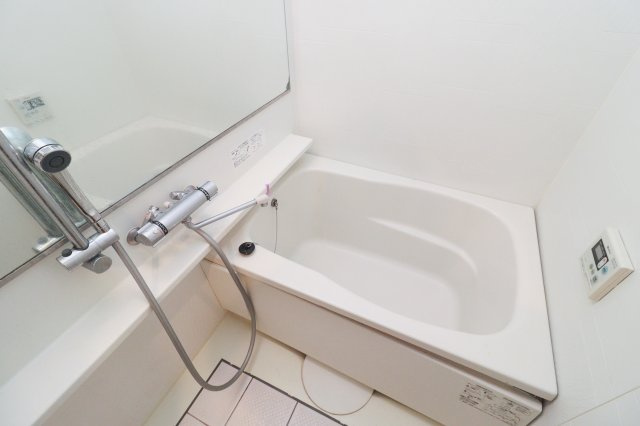 サヴォイザ・ブルネット　4階の浴室|別号室のものになります。現状優先。