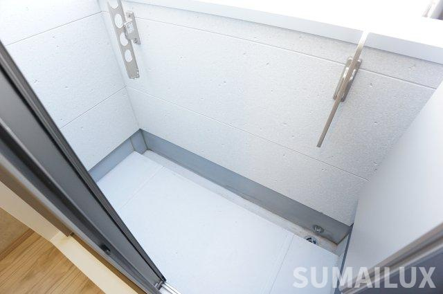 ADC日赤通り南のバルコニー