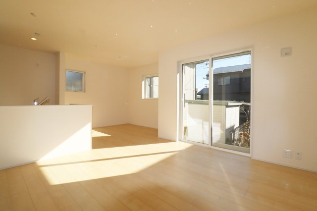 郡山市安積町荒井字安倍　　　　2号棟　　　安積第1小学校、安積中学区　の居間・リビング