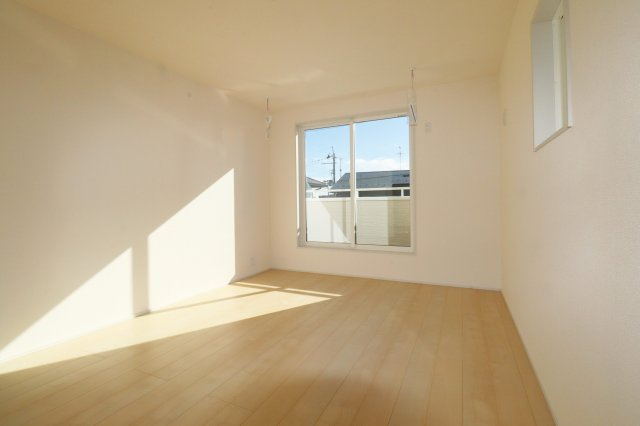 郡山市安積町荒井字安倍　　　　2号棟　　　安積第1小学校、安積中学区　の洋室