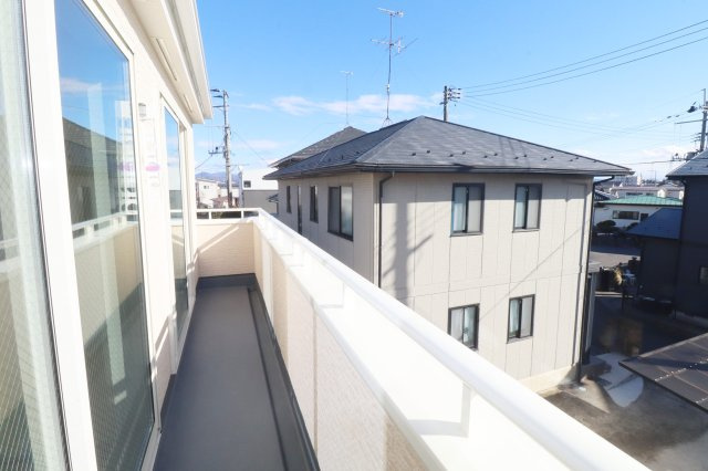 郡山市安積町荒井字安倍　　　　2号棟　　　安積第1小学校、安積中学区　の洋室