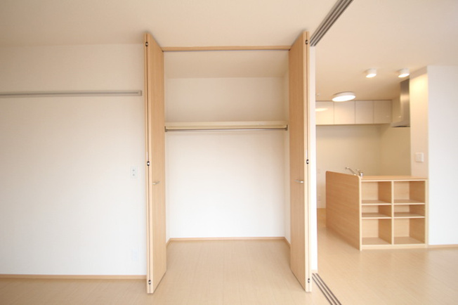 【収納】 | グランポルテ美園 | 大きなものも収納できそうです
