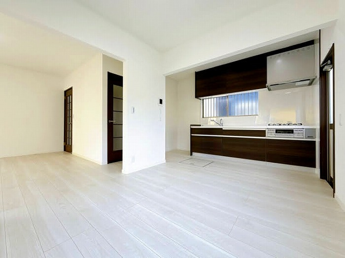 西尾市平口町の居間・リビング