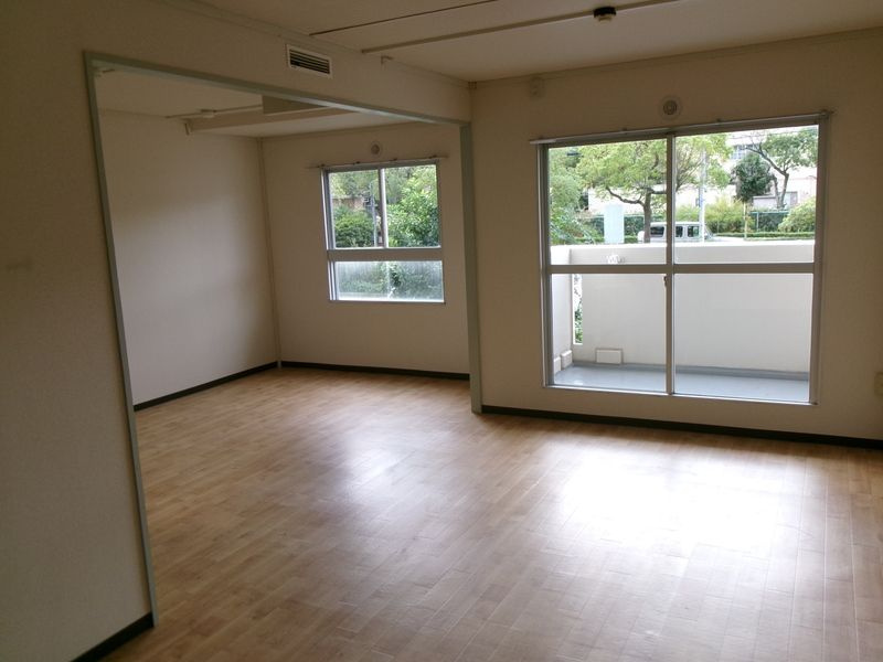 芦屋浜高層（若葉） 2号棟の居間・リビング