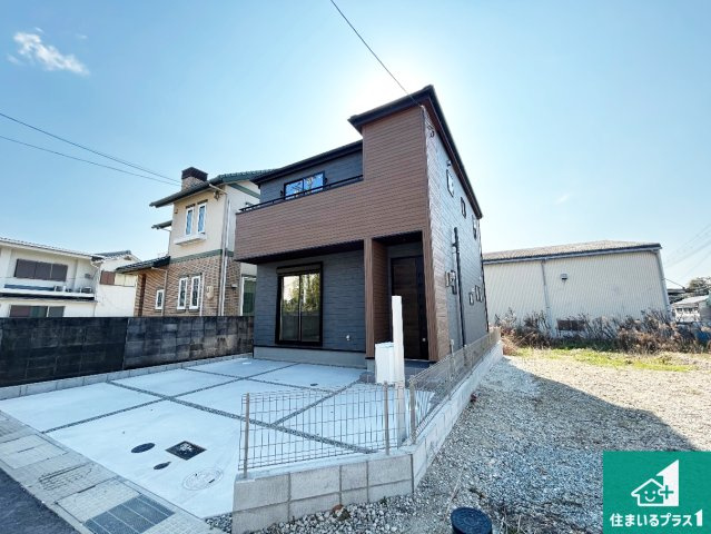 和泉市東阪本町　第3期　新築一戸建ての外観|安心の10年保証！外観を美しく保ち、雨水で汚れを落とします！気になることがありましたら、お気軽にお問い合わせください！