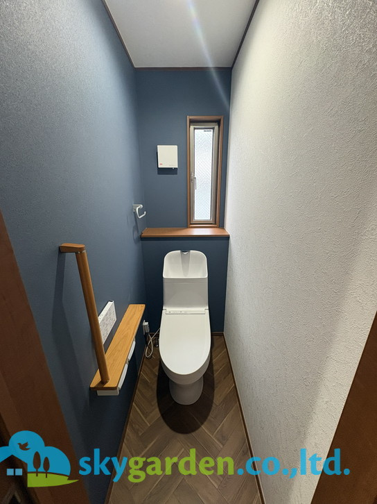 藤沢市高倉　中古戸建のトイレ|落ち着いた色調のトイレです