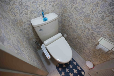 【トイレ】 | マンション本郷 6階 4LDK | トイレその1