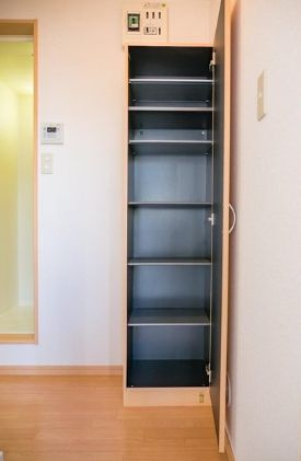 シャンフェルト西落合２の玄関|玄関前収納☆（同一仕様写真）