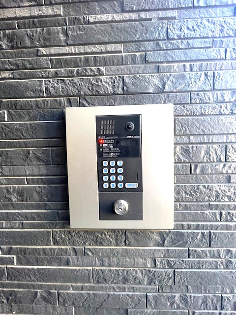 B-TRUNKのセキュリティ|オートロックです