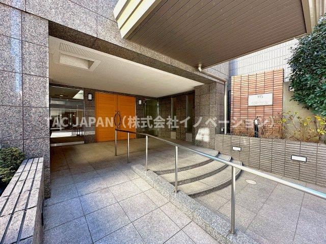 ジェイパーク文京白山のエントランス