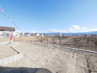 【その他】 | 昭和町築地新居 新築戸建 イオンまで車4分 南側畑で日当良好 | 広いお庭を自由にご活用ください。