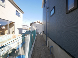 【周辺】 | 昭和町築地新居 新築戸建 イオンまで車4分 南側畑で日当良好 | 敷地北側隣地境界