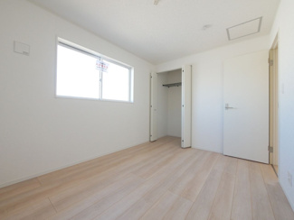 【洋室】 | 昭和町築地新居 新築戸建 イオンまで車4分 南側畑で日当良好 | 2階6.0帖洋室。