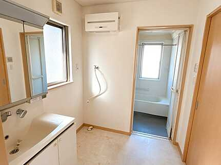 佐伯区河内南１丁目の独立洗面台