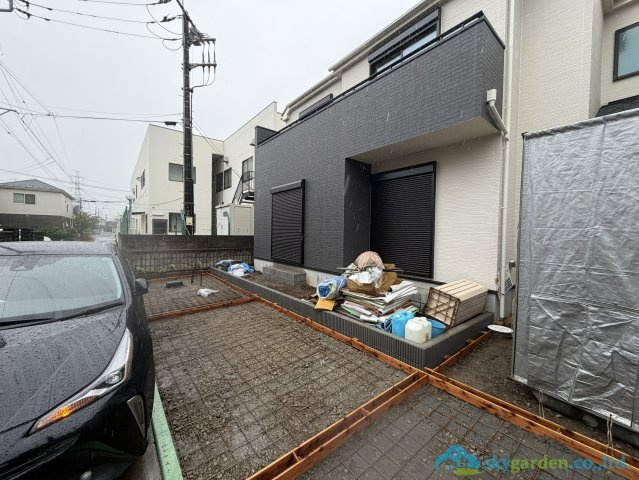 伊勢原市下落合　新築戸建　全1棟1号棟の駐車場