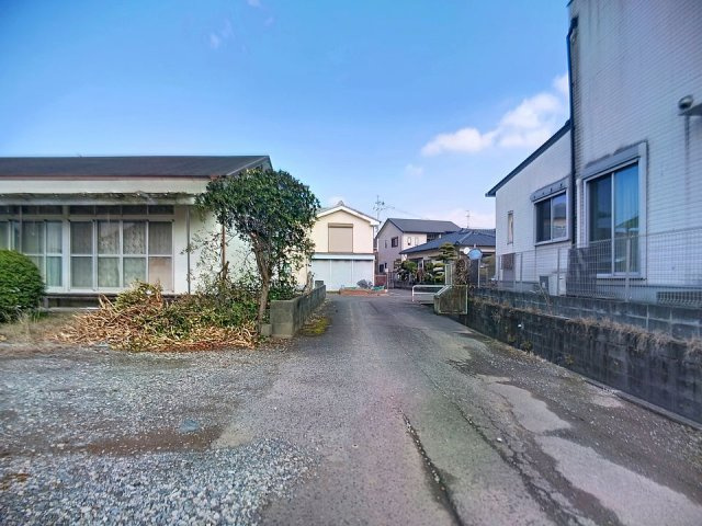 宇土市松山町の売地の前面道路含む現地写真