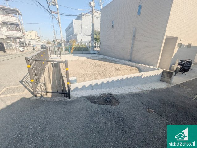 伊丹市藤ノ木　新築一戸建ての外観|周辺は落ち着いた街並みの住宅地！子育てがしやすい住環境です！まだ未完成ですが、現地でしかわからない事もございます。是非一度ご覧ください。