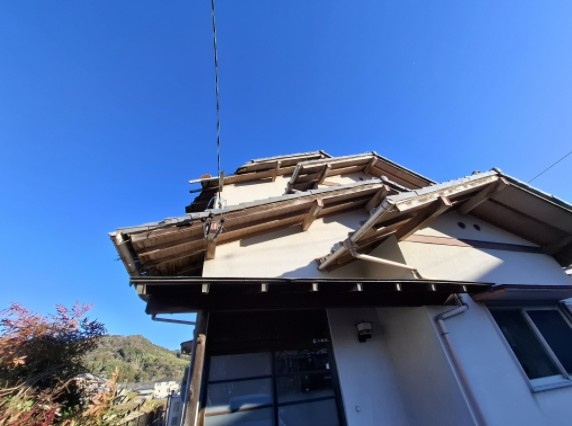 売中古戸建　藤枝市岡部町村良の外観|玄関側からの外観