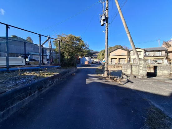 売中古戸建　藤枝市岡部町村良の前面道路含む現地写真