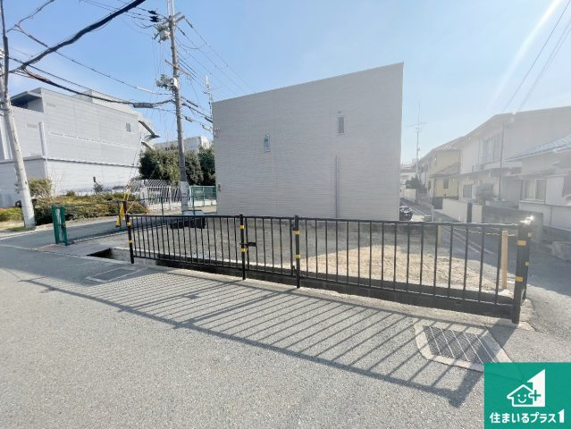 伊丹市藤ノ木　新築一戸建ての外観|周辺は落ち着いた街並みの住宅地！子育てがしやすい住環境です！まだ未完成ですが、現地でしかわからない事もございます。是非一度ご覧ください。