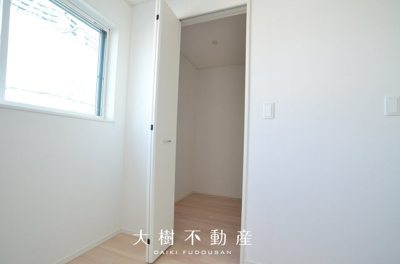 【洋室】 | 綾瀬市蓼川１丁目 新築戸建て 全1棟【仲介手数料無料】 | 2階　洋室3（5.25帖）クローゼット