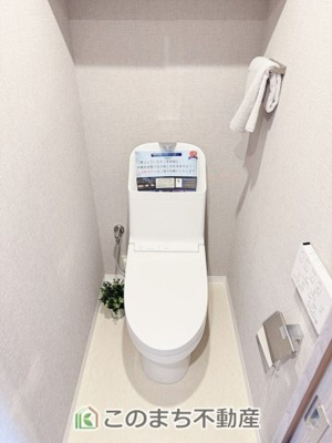 【トイレ】 | ガーデンハイツ城東 | （リノベーション施工例）家具・什器・調度品・植栽・カーテンなどはCG加工しております。販売価格には含まれません。