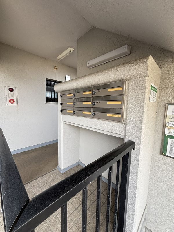 福岡市東区和白東１丁目の賃貸マンションのロビー