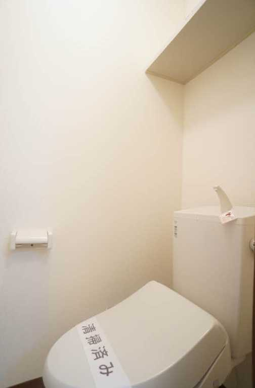 サニーコート　１フロア1住戸　追焚　独立洗面台のトイレ