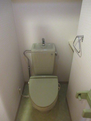 【トイレ】 | ベルファース早稲田 | 玄関 