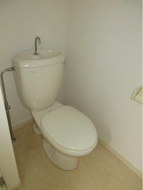 杉並区上荻４丁目のアパートのトイレ