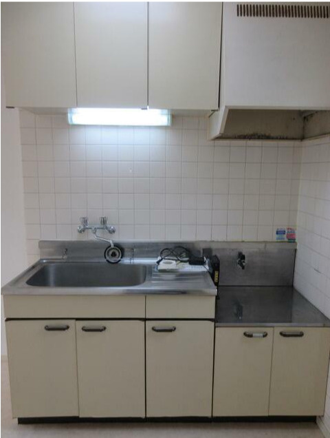 杉並区上荻４丁目のアパートのキッチン