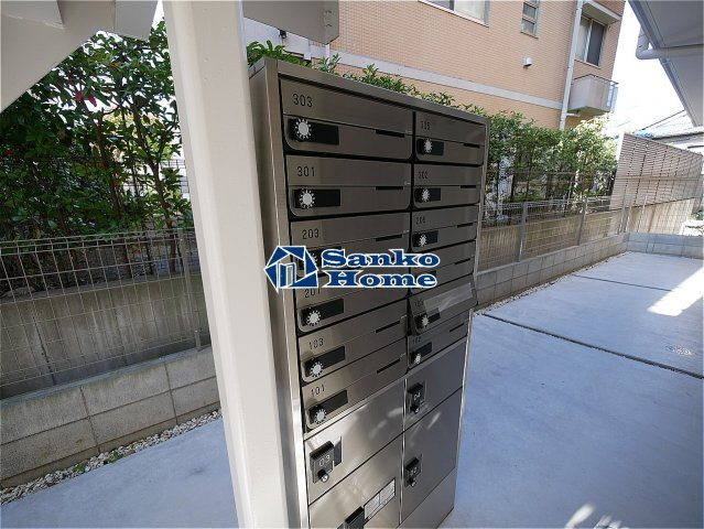 リキュー王子神谷のエントランス