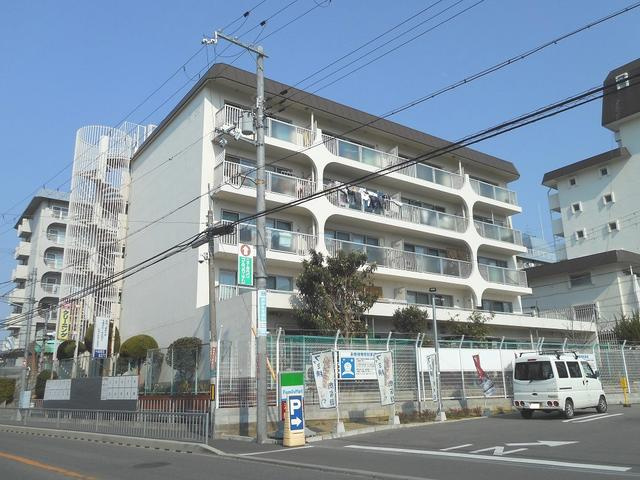 メゾンドール千里泉ケ丘　1号館