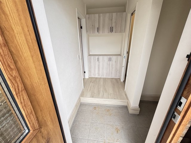 流山市名都借　新築戸建て　全1棟の玄関