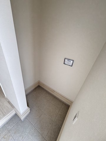 流山市名都借　新築戸建て　全1棟の玄関