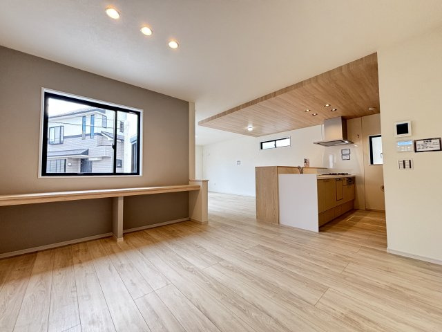 流山市名都借　新築戸建て　全1棟の居間・リビング