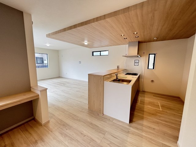 流山市名都借　新築戸建て　全1棟の居間・リビング