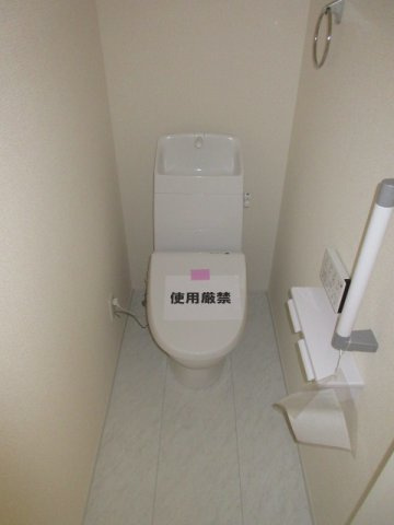 【仲介手数料無料】新築戸建　鳩山町今宿503-3（全2棟）のトイレ