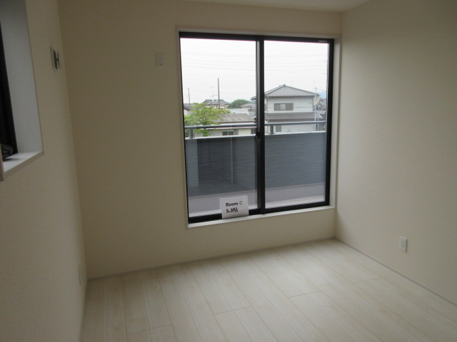 【仲介手数料無料】新築戸建　鳩山町今宿503-3（全2棟）の洋室