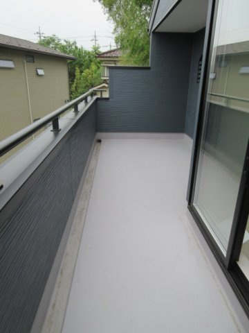 【仲介手数料無料】新築戸建　鳩山町今宿503-3（全2棟）のバルコニー